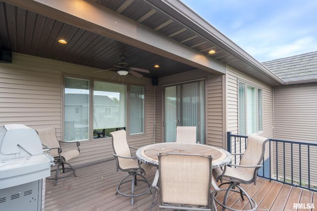 1422 Racine Court, Davenport, IA 52804