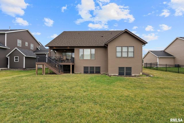 1422 Racine Court, Davenport, IA 52804