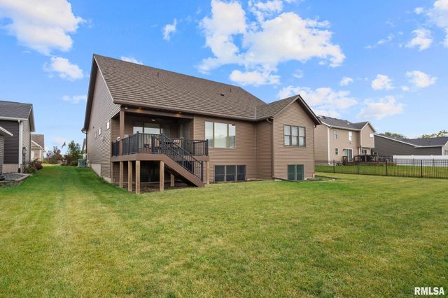 1422 Racine Court, Davenport, IA 52804