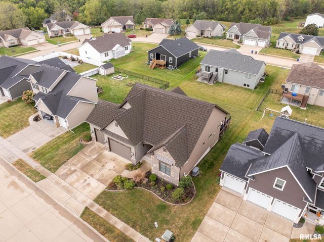 1422 Racine Court, Davenport, IA 52804