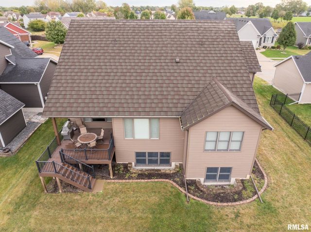 1422 Racine Court, Davenport, IA 52804