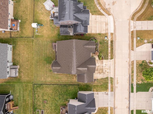 1422 Racine Court, Davenport, IA 52804