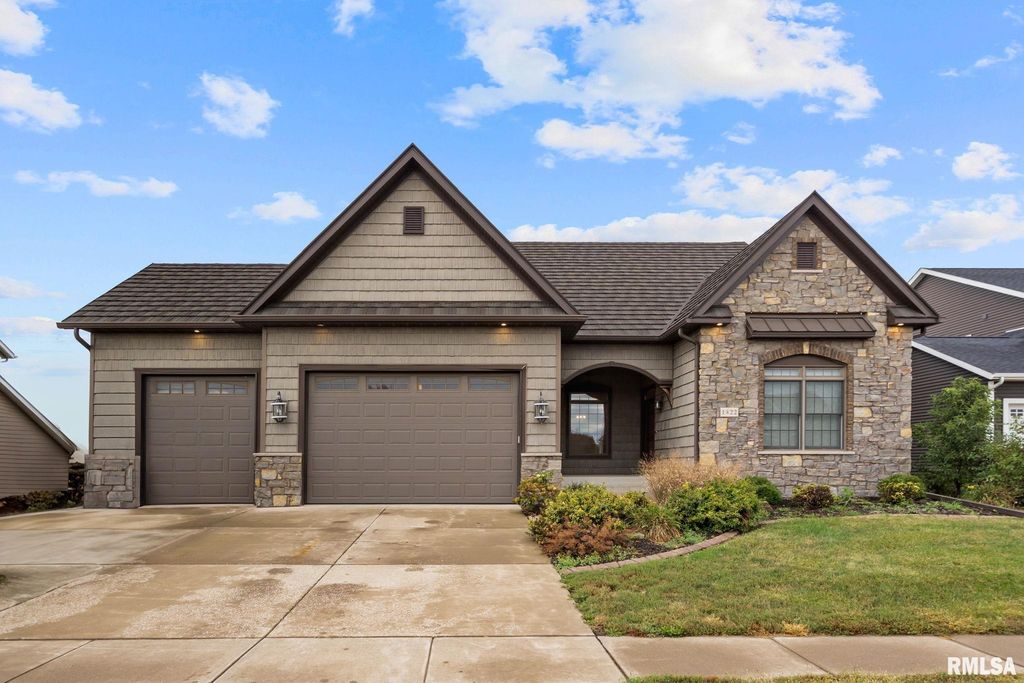 1422 Racine Court, Davenport, IA 52804