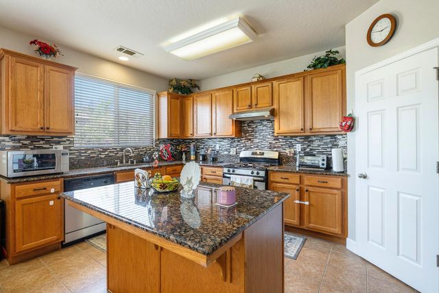 6568 E Braly, Fresno, CA 93727