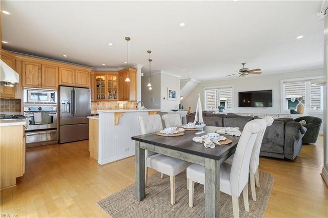 4812 Bay Bridge LN, Virginia Beach, VA 23455