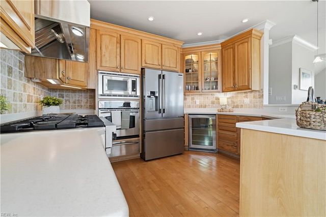 4812 Bay Bridge LN, Virginia Beach, VA 23455