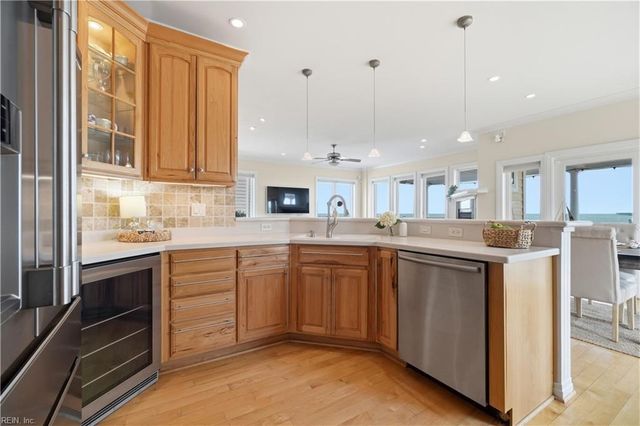 4812 Bay Bridge LN, Virginia Beach, VA 23455