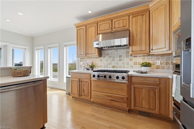 4812 Bay Bridge LN, Virginia Beach, VA 23455