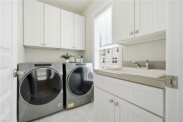 4812 Bay Bridge LN, Virginia Beach, VA 23455