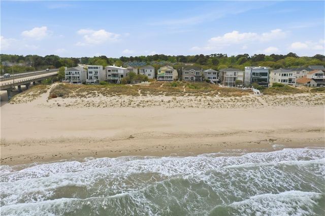 4812 Bay Bridge LN, Virginia Beach, VA 23455