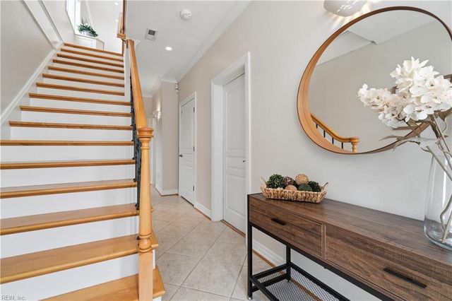 4812 Bay Bridge LN, Virginia Beach, VA 23455