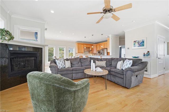 4812 Bay Bridge LN, Virginia Beach, VA 23455