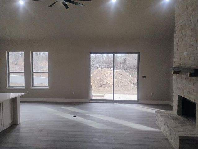 146 Hauser Place, Runaway Bay, TX 76426