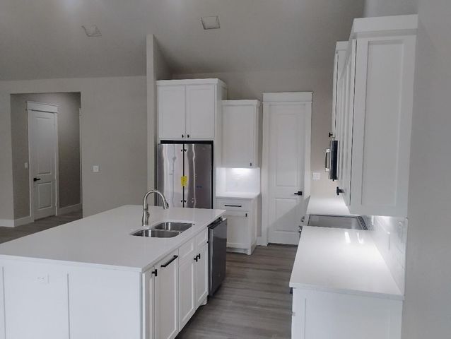 146 Hauser Place, Runaway Bay, TX 76426