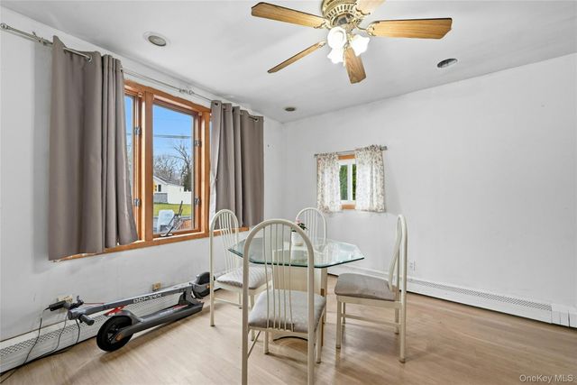 20 Wheat Path Road W, Mount Sinai, NY 11766