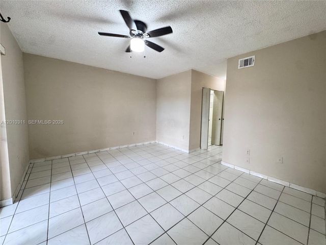 10893 NW 7th St 22-27, Miami, FL 33172