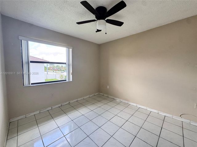 10893 NW 7th St 22-27, Miami, FL 33172