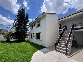 10893 NW 7th St 22-27, Miami, FL 33172