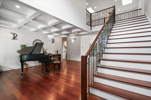 914 Lillian Russell Court, Crown Point, IN 46307