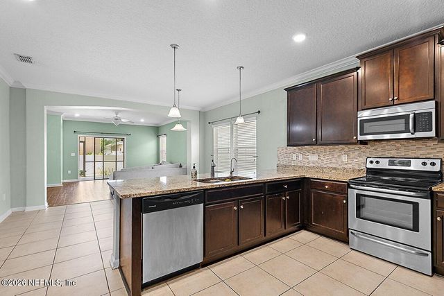 7161 CLAREMONT CREEK Drive, Jacksonville, FL 32222