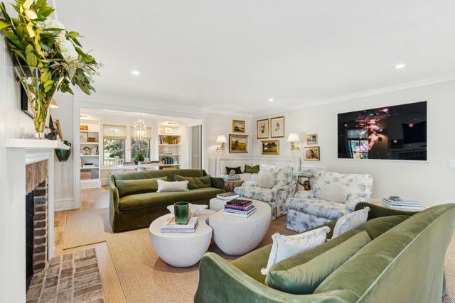 5 Allgood Road, Charleston, SC 29407