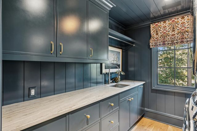 5 Allgood Road, Charleston, SC 29407