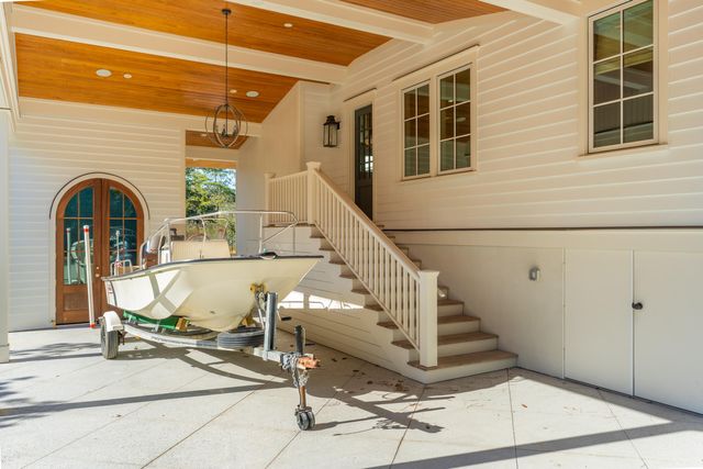 5 Allgood Road, Charleston, SC 29407