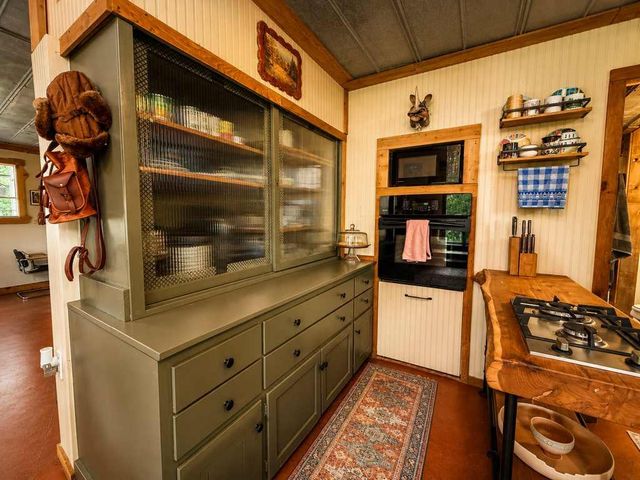 128 E Castlewood DR, Marble Falls, TX 78654