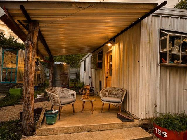 128 E Castlewood DR, Marble Falls, TX 78654