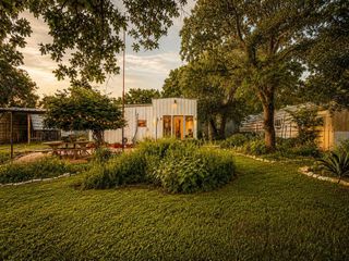 128 E Castlewood DR, Marble Falls, TX 78654