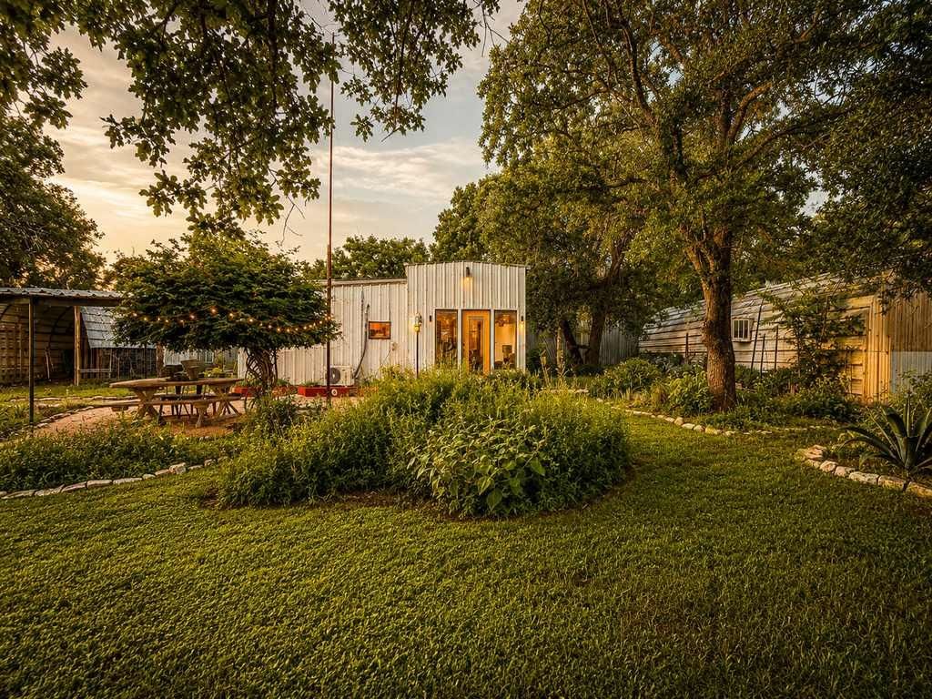 128 E Castlewood DR, Marble Falls, TX 78654