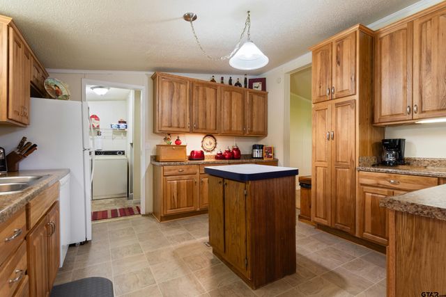 13599 Phoenix Dr., Tyler, TX 75707