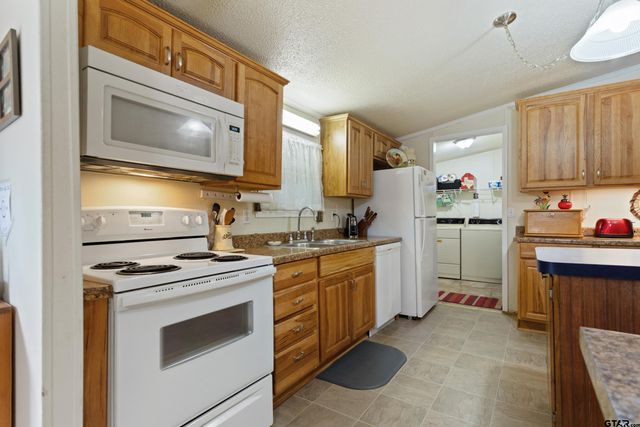 13599 Phoenix Dr., Tyler, TX 75707
