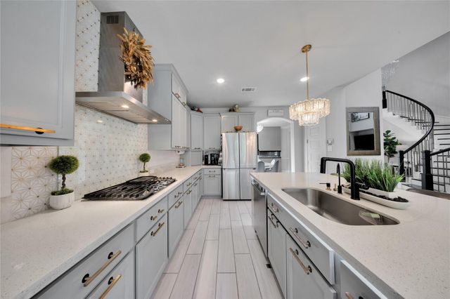 8826 Forest Side Drive, Missouri City, TX 77459