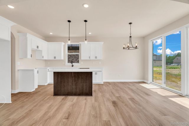 4139 Blossom Drive, Sterling Heights, MI 48314