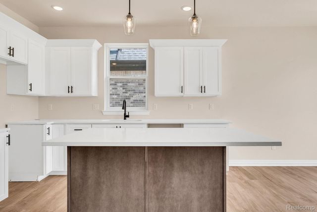 4139 Blossom Drive, Sterling Heights, MI 48314