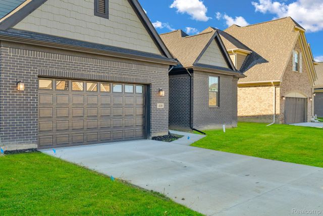 4139 Blossom Drive, Sterling Heights, MI 48314
