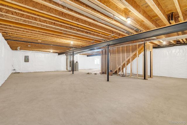 4139 Blossom Drive, Sterling Heights, MI 48314