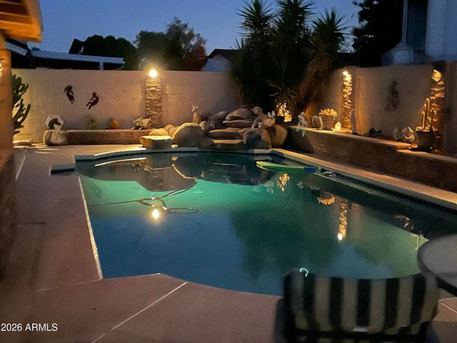 4035 W DAHLIA Drive, Phoenix, AZ 85029