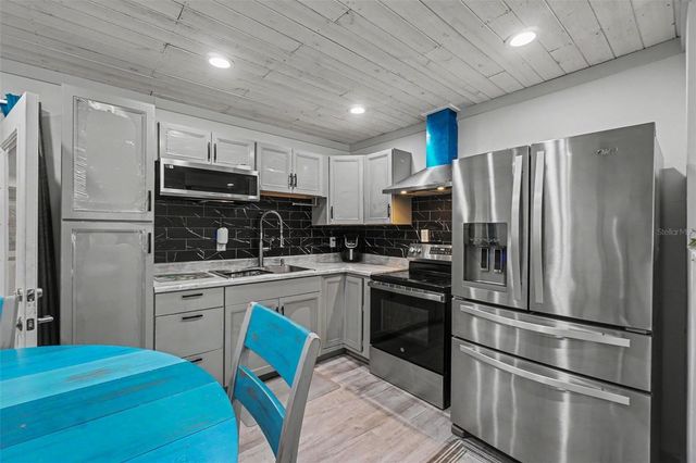 3728 GASPARILLA STREET, St James City, FL 33956