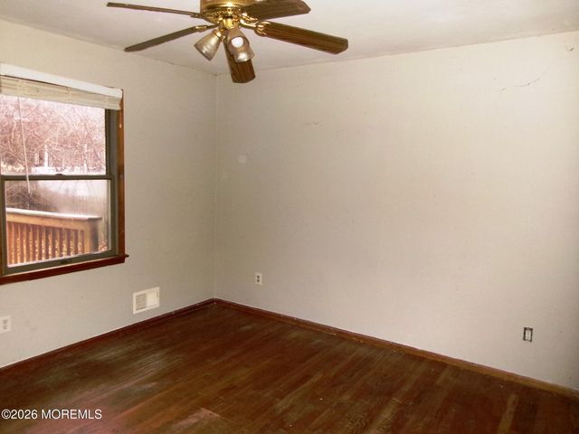 1125 Seaman Avenue, Beachwood, NJ 08722