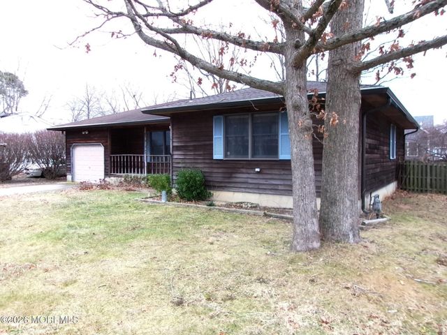 1125 Seaman Avenue, Beachwood, NJ 08722