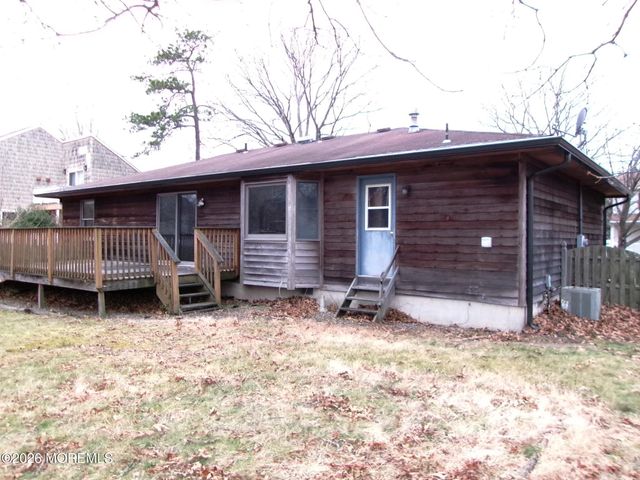 1125 Seaman Avenue, Beachwood, NJ 08722