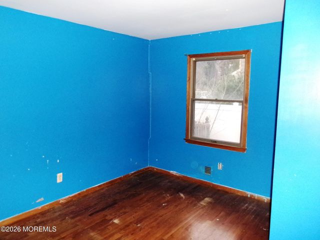 1125 Seaman Avenue, Beachwood, NJ 08722