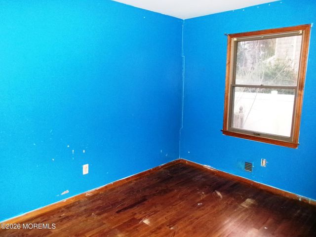 1125 Seaman Avenue, Beachwood, NJ 08722