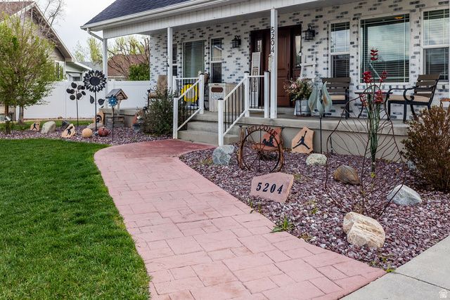 5204 S BRIGHT MORNING CIR, Taylorsville, UT 84123