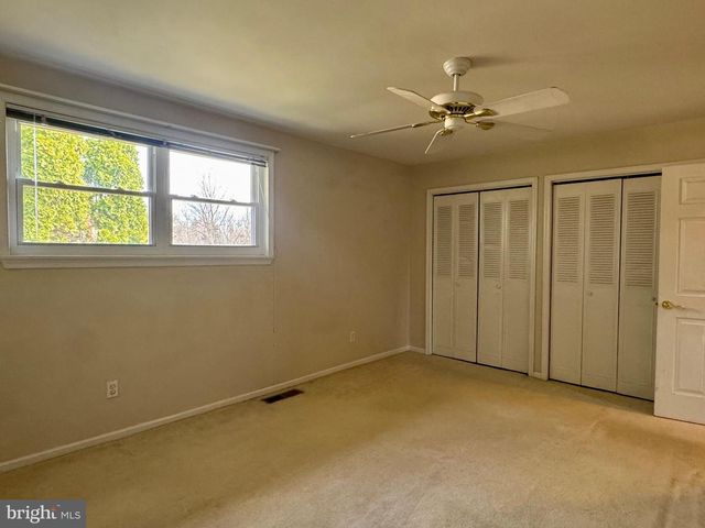 2 EAVES MILL RD, Medford, NJ 08055