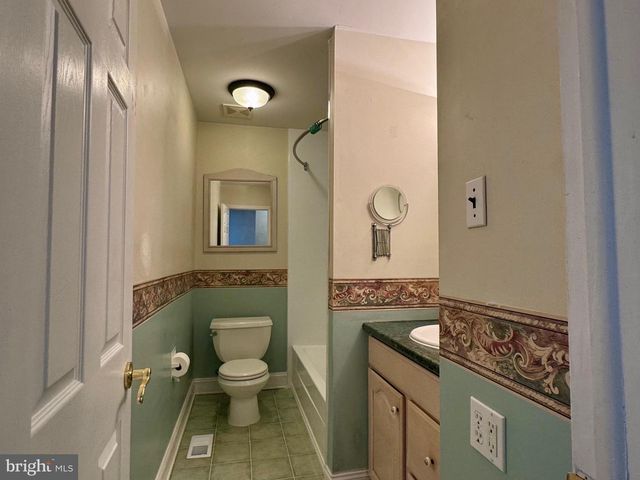 2 EAVES MILL RD, Medford, NJ 08055