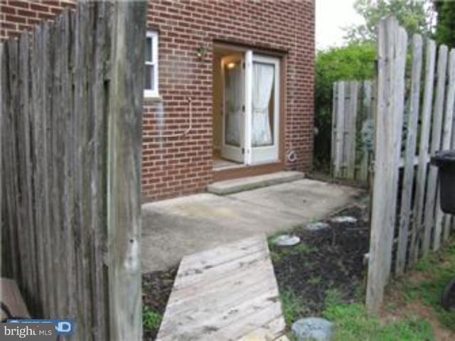 2 EAVES MILL RD, Medford, NJ 08055