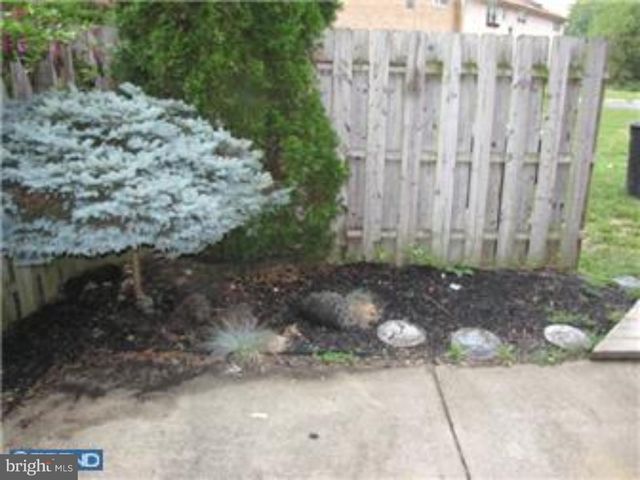 2 EAVES MILL RD, Medford, NJ 08055